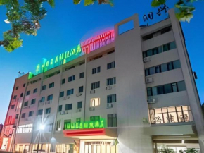 GreenTree Inn Wuhu Eshan Road University City